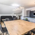Zeichner Apartment