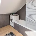 Zeichner Apartment
