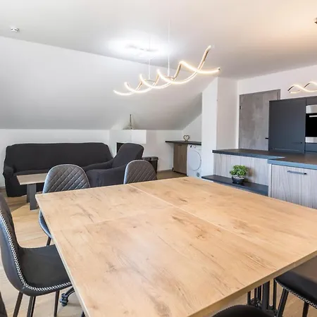 Zeichner Apartment