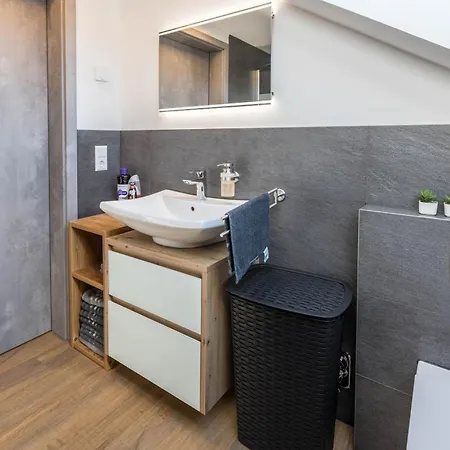 Apartment Zeichner